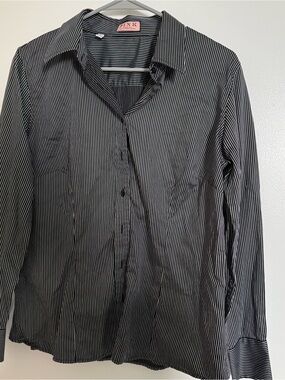 Thomas Pink: Black & White Striped Button Up- US Size 12